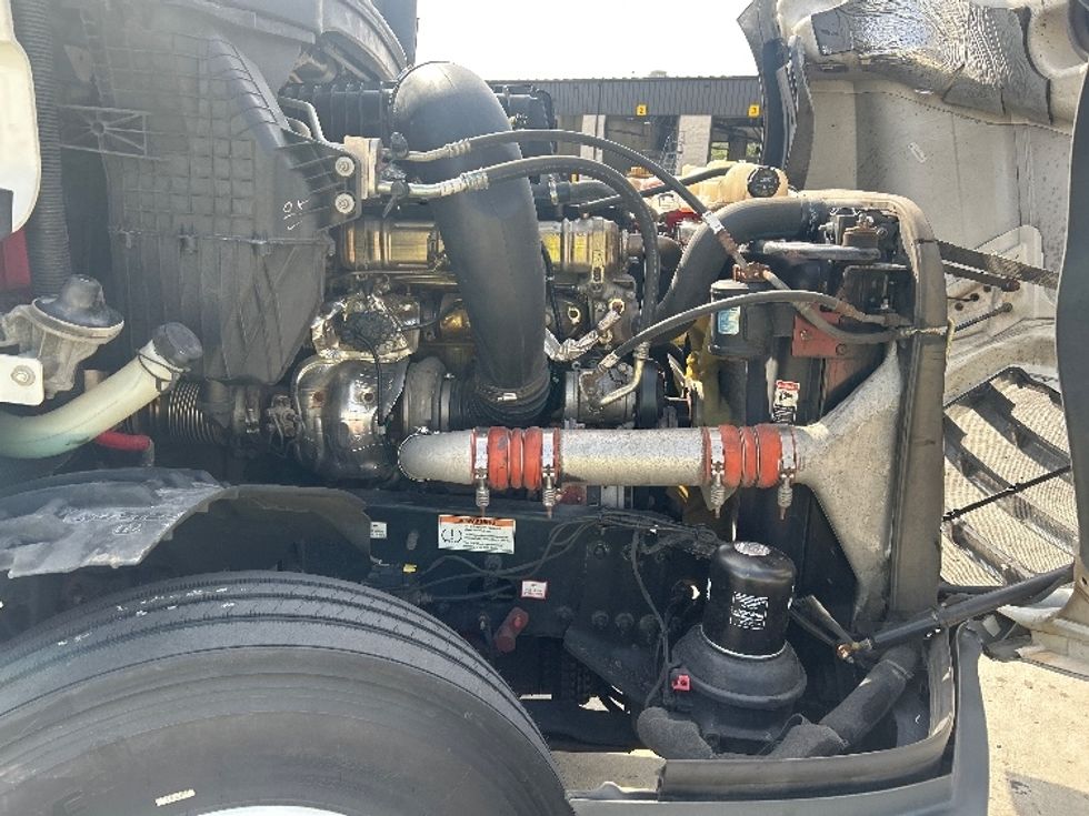 Sleeper Tractor-Heavy Duty Tractors-Freightliner-2022-T12664ST-Indianapolis-IN-584,651\n\t\tmiles-$ 65,500 - Image 20