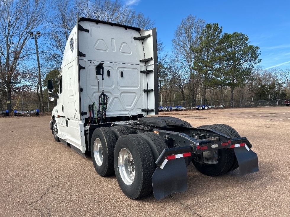Sleeper Tractor-Heavy Duty Tractors-Freightliner-2022-T12664ST-Jackson-MS-473,705\n\t\tmiles-$ 75,750 - Image 5