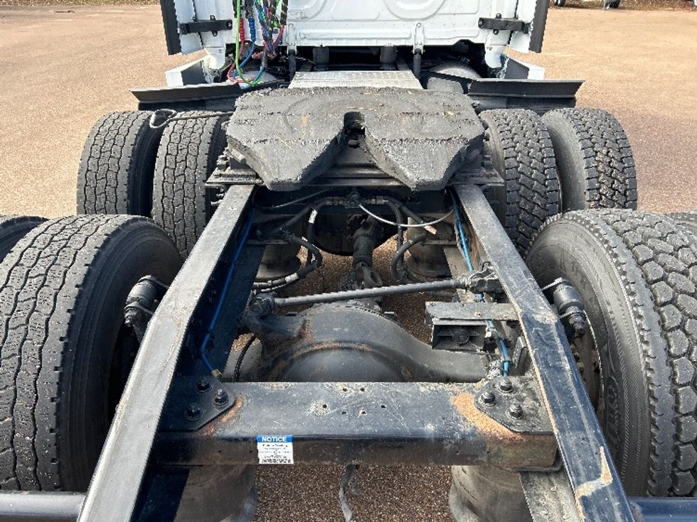 Sleeper Tractor-Heavy Duty Tractors-Freightliner-2022-T12664ST-Jackson-MS-473,705\n\t\tmiles-$ 75,750 - Image 6