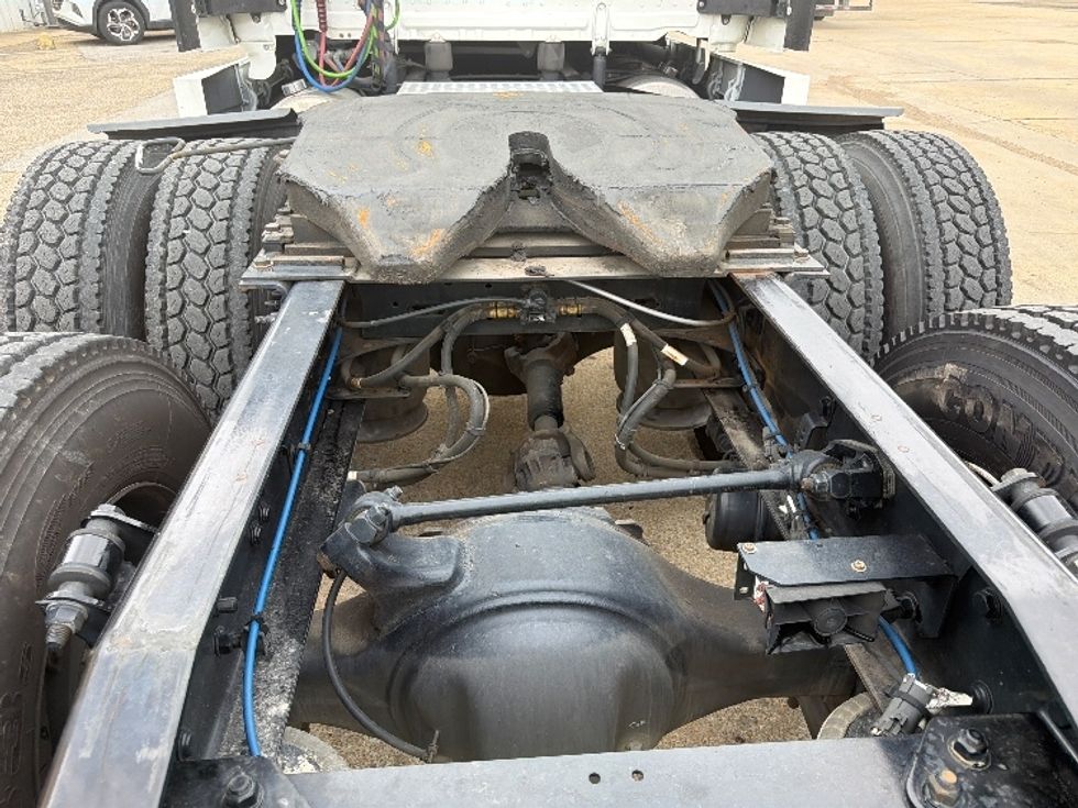 Sleeper Tractor-Heavy Duty Tractors-Freightliner-2022-T12664ST-Jackson-TN-540,068\n\t\tmiles-$ 65,250 - Image 6