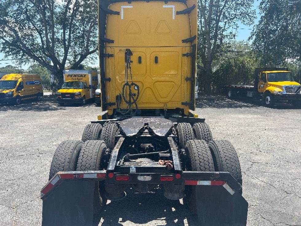 Sleeper Tractor-Heavy Duty Tractors-Freightliner-2022-T12664ST-Jacksonville-FL-387,793\n\t\tmiles-$ 78,250 - Image 6