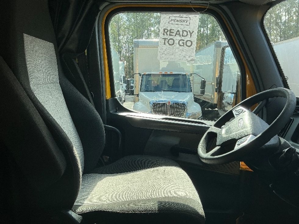 Sleeper Tractor-Heavy Duty Tractors-Freightliner-2022-T12664ST-Jacksonville-FL-409,520\n\t\tmiles-$ 71,250 - Image 15