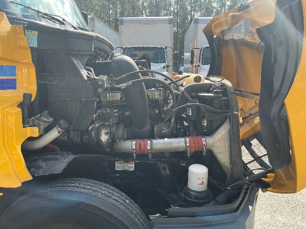 Sleeper Tractor-Heavy Duty Tractors-Freightliner-2022-T12664ST-Jacksonville-FL-409,520\n\t\tmiles-$ 71,250 - Image 20