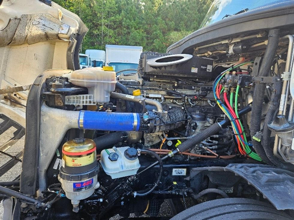 Sleeper Tractor-Heavy Duty Tractors-Freightliner-2022-T12664ST-Jacksonville-FL-480,823\n\t\tmiles-$ 71,000 - Image 18