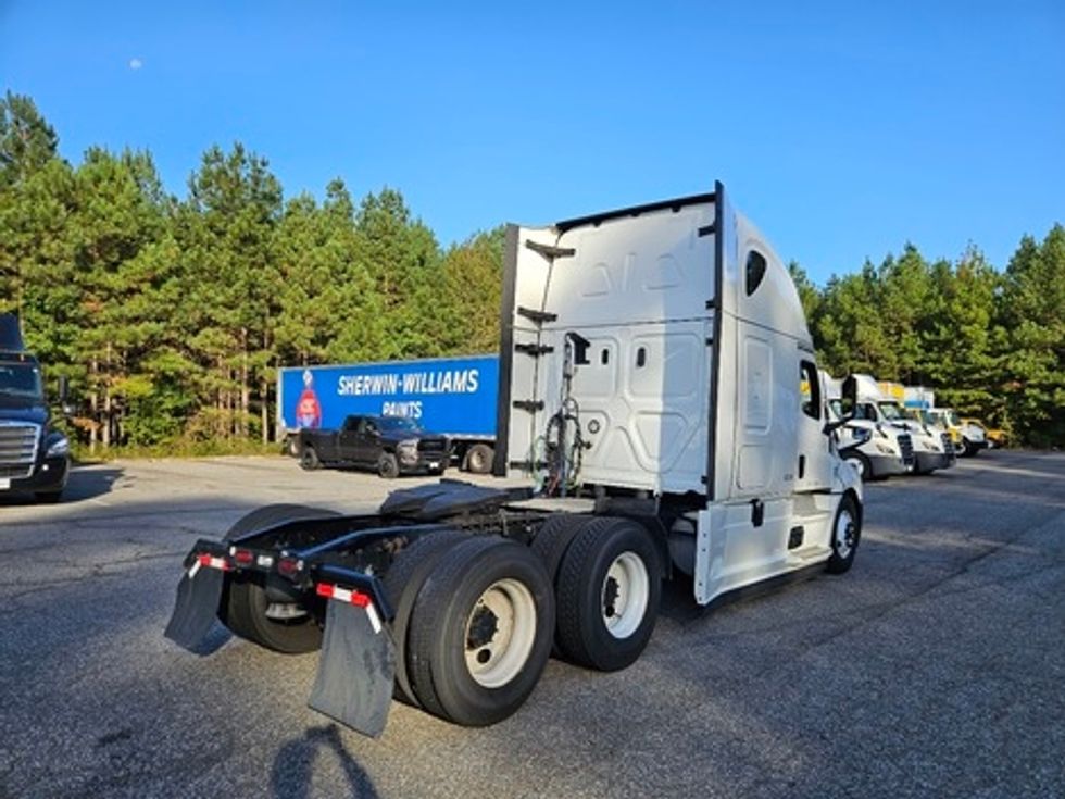 Sleeper Tractor-Heavy Duty Tractors-Freightliner-2022-T12664ST-Jacksonville-FL-480,823\n\t\tmiles-$ 71,000 - Image 5