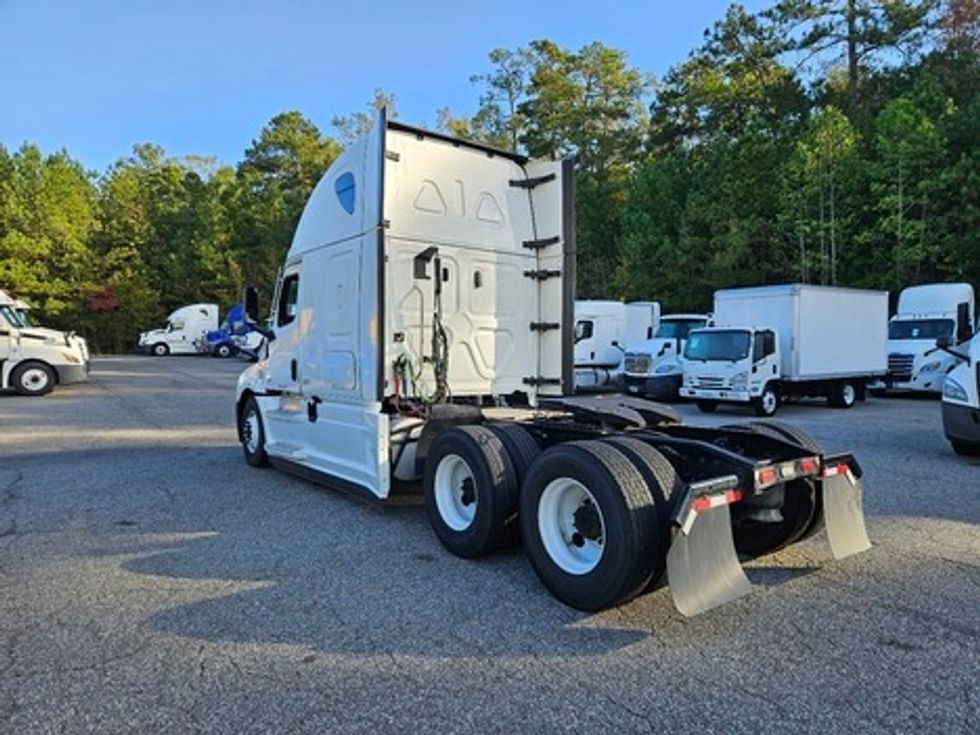 Sleeper Tractor-Heavy Duty Tractors-Freightliner-2022-T12664ST-Jacksonville-FL-480,823\n\t\tmiles-$ 71,000 - Image 7