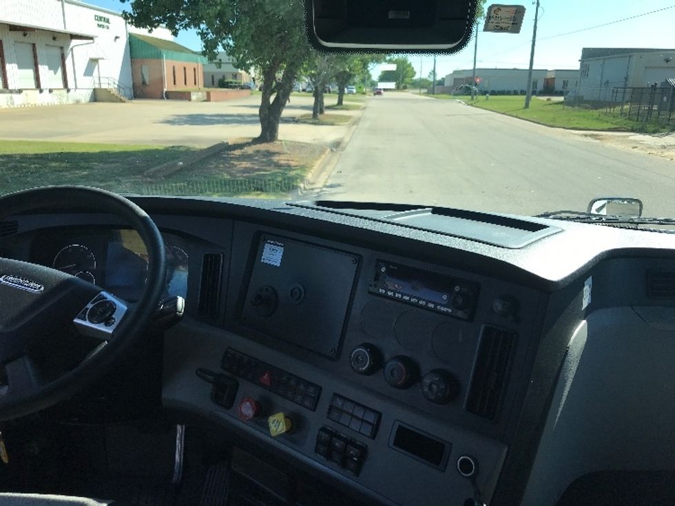 Sleeper Tractor-Heavy Duty Tractors-Freightliner-2022-T12664ST-Jacksonville-FL-639,527\n\t\tmiles-$ 62,000 - Image 12