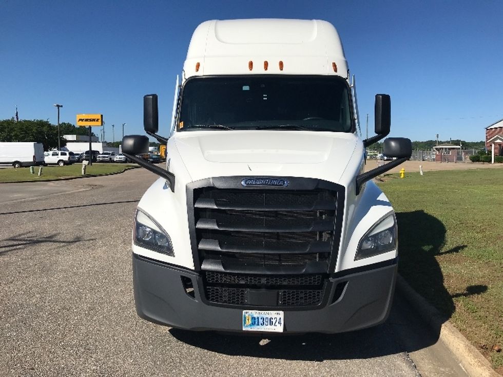 Sleeper Tractor-Heavy Duty Tractors-Freightliner-2022-T12664ST-Jacksonville-FL-639,527\n\t\tmiles-$ 62,000 - Image 2