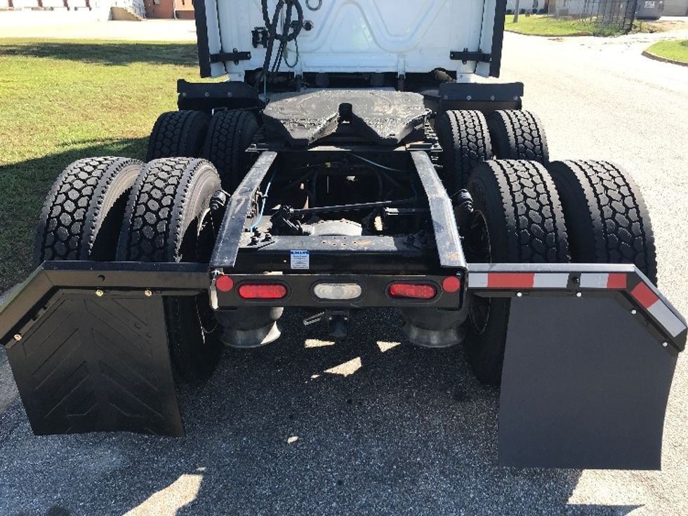 Sleeper Tractor-Heavy Duty Tractors-Freightliner-2022-T12664ST-Jacksonville-FL-639,527\n\t\tmiles-$ 62,000 - Image 6
