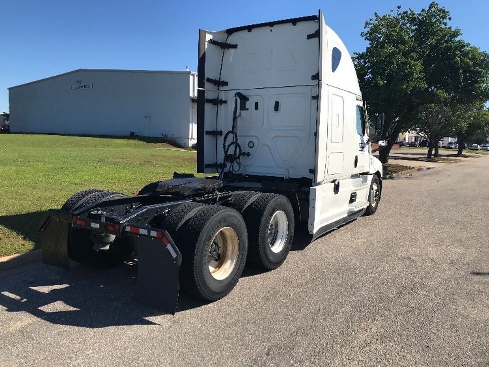 Sleeper Tractor-Heavy Duty Tractors-Freightliner-2022-T12664ST-Jacksonville-FL-639,527\n\t\tmiles-$ 62,000 - Image 7