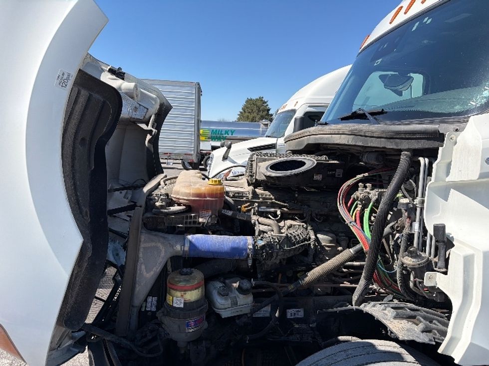 Sleeper Tractor-Heavy Duty Tractors-Freightliner-2022-T12664ST-Jerome-ID-614,374\n\t\tmiles-$ 62,250 - Image 21