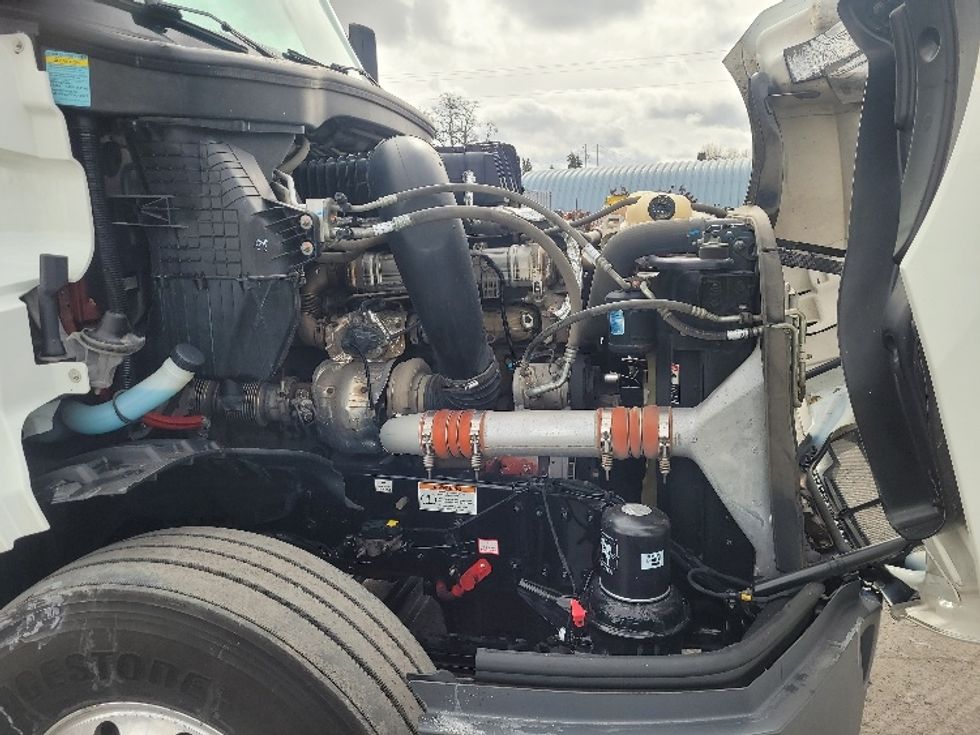 Sleeper Tractor-Heavy Duty Tractors-Freightliner-2022-T12664ST-Jerome-ID-681,402\n\t\tmiles-$ 55,750 - Image 19