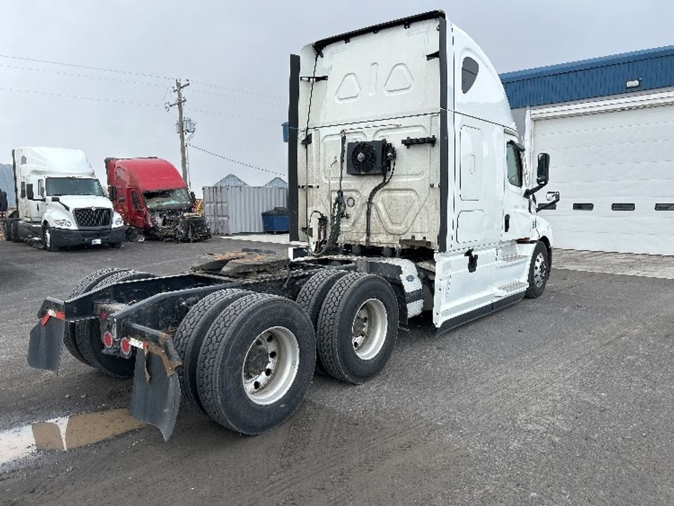 Sleeper Tractor-Heavy Duty Tractors-Freightliner-2022-T12664ST-Jerome-ID-690,484\n\t\tmiles-$ 54,750 - Image 7