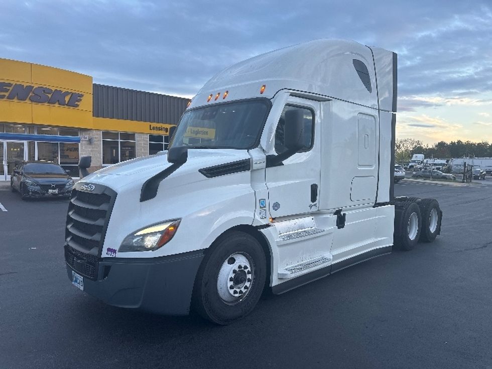 Sleeper Tractor-Heavy Duty Tractors-Freightliner-2022-T12664ST-Jessup-MD-317,129\n\t\tmiles-$ 86,000 - Image 3