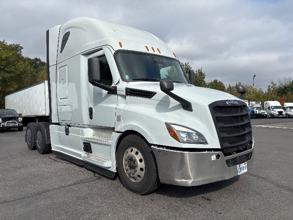 Sleeper Tractor-Heavy Duty Tractors-Freightliner-2022-T12664ST-Jessup-PA-465,001\n\t\tmiles-$ 80,500 - Image 1
