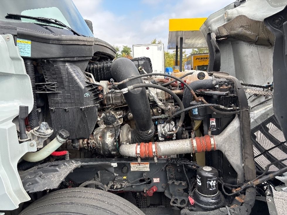 Sleeper Tractor-Heavy Duty Tractors-Freightliner-2022-T12664ST-Jessup-PA-465,001\n\t\tmiles-$ 80,500 - Image 19