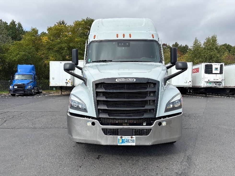 Sleeper Tractor-Heavy Duty Tractors-Freightliner-2022-T12664ST-Jessup-PA-465,001\n\t\tmiles-$ 80,500 - Image 2