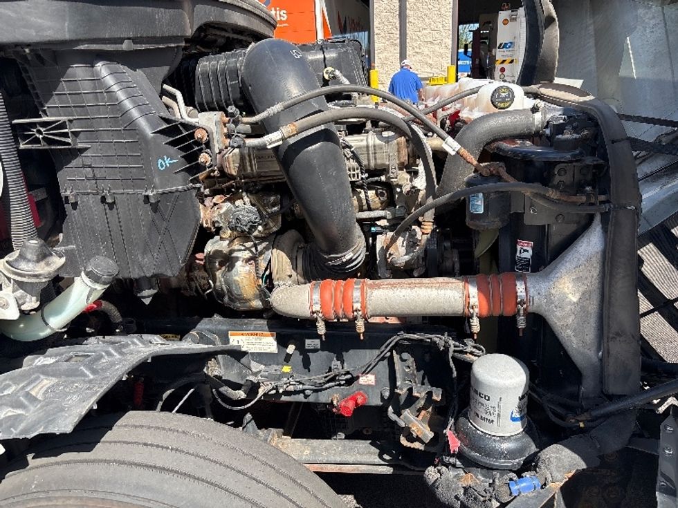 Sleeper Tractor-Heavy Duty Tractors-Freightliner-2022-T12664ST-Jessup-PA-483,351\n\t\tmiles-$ 80,250 - Image 19