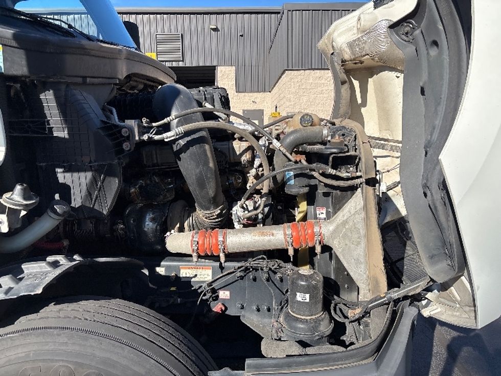 Sleeper Tractor-Heavy Duty Tractors-Freightliner-2022-T12664ST-Jessup-PA-513,142\n\t\tmiles-$ 78,250 - Image 19