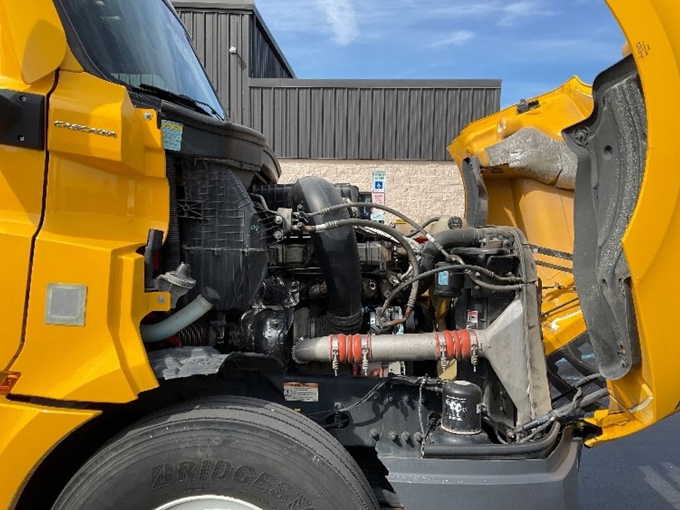 Sleeper Tractor-Heavy Duty Tractors-Freightliner-2022-T12664ST-Jessup-PA-574,894\n\t\tmiles-$ 57,500 - Image 20