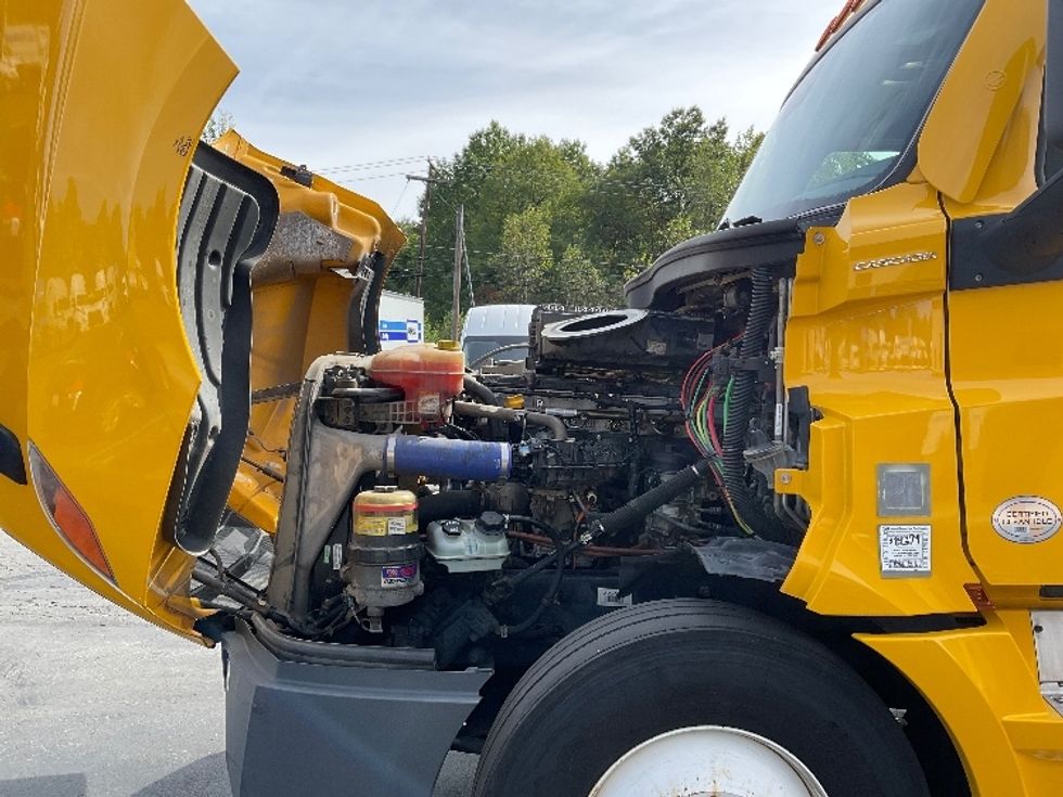 Sleeper Tractor-Heavy Duty Tractors-Freightliner-2022-T12664ST-Jessup-PA-574,894\n\t\tmiles-$ 57,500 - Image 21