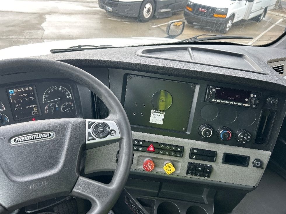 Sleeper Tractor-Heavy Duty Tractors-Freightliner-2022-T12664ST-Jurupa Valley-CA-629,600\n\t\tmiles-$ 60,000 - Image 10