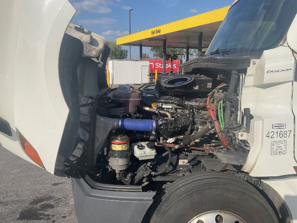 Sleeper Tractor-Heavy Duty Tractors-Freightliner-2022-T12664ST-Kansas City-MO-540,741\n\t\tmiles-$ 68,750 - Image 21