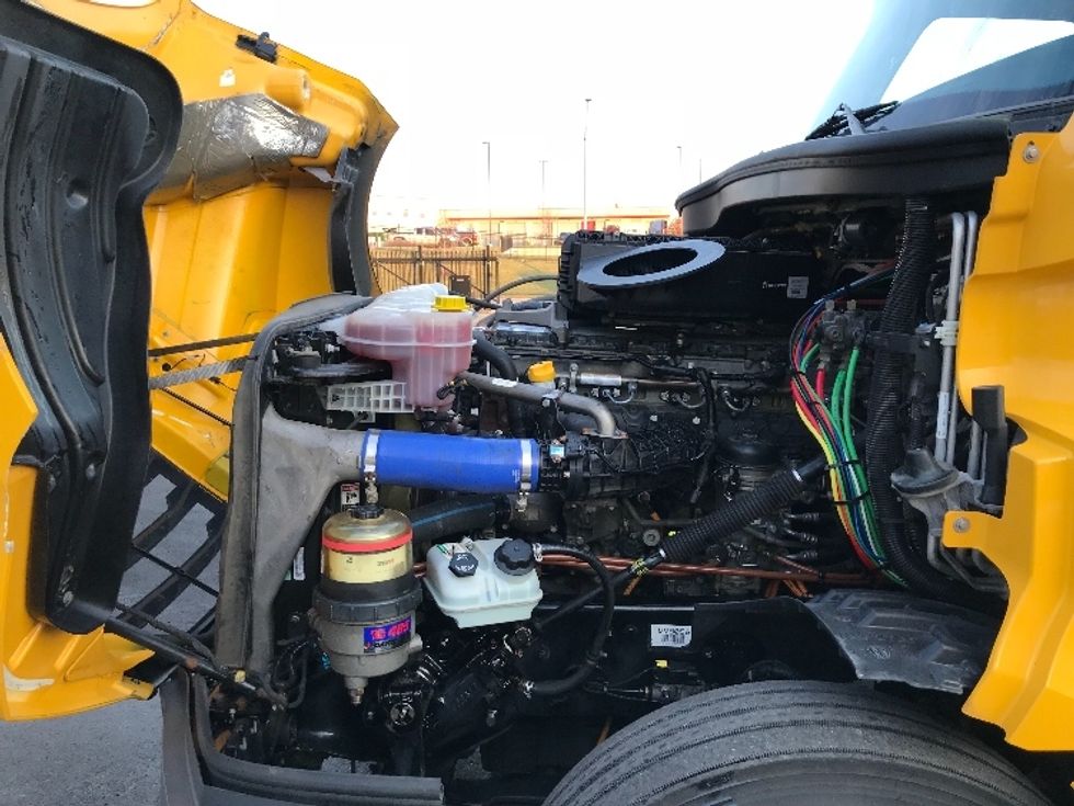 Sleeper Tractor-Heavy Duty Tractors-Freightliner-2022-T12664ST-Kansas City-MO-558,808\n\t\tmiles-$ 57,500 - Image 21