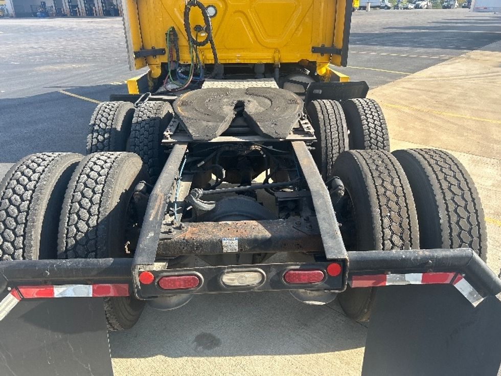 Sleeper Tractor-Heavy Duty Tractors-Freightliner-2022-T12664ST-Kansas City-MO-609,450\n\t\tmiles-$ 64,000 - Image 6