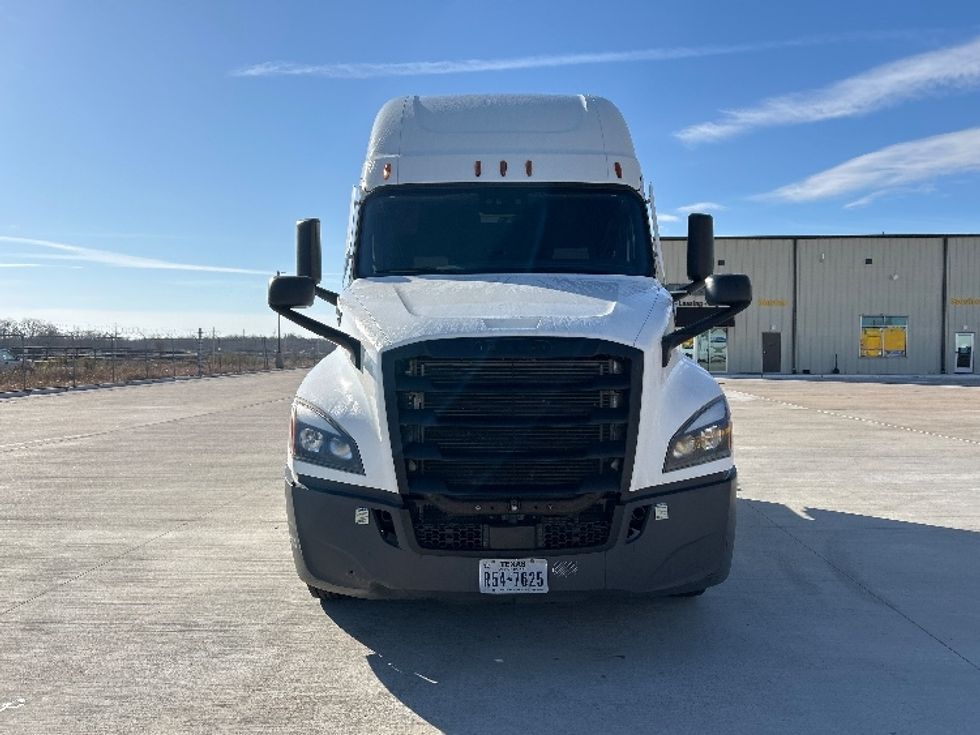 Sleeper Tractor-Heavy Duty Tractors-Freightliner-2022-T12664ST-Katy-TX-481,901\n\t\tmiles-$ 71,250 - Image 2