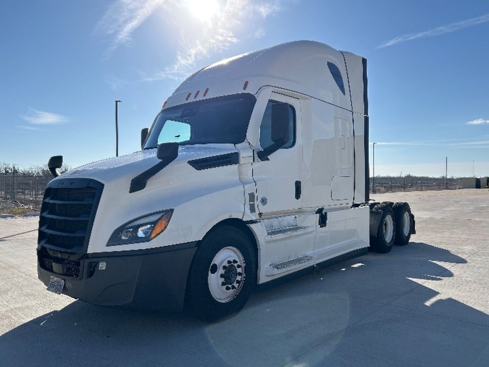 Sleeper Tractor-Heavy Duty Tractors-Freightliner-2022-T12664ST-Katy-TX-481,901\n\t\tmiles-$ 71,250 - Image 3