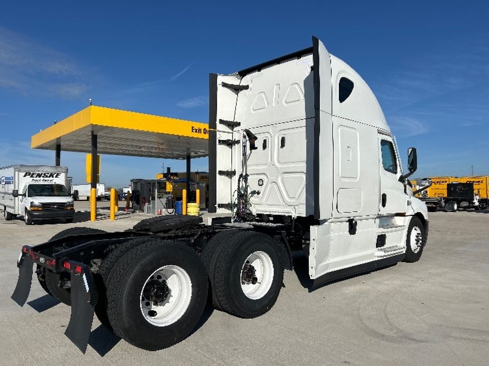 Sleeper Tractor-Heavy Duty Tractors-Freightliner-2022-T12664ST-Katy-TX-481,901\n\t\tmiles-$ 71,250 - Image 7