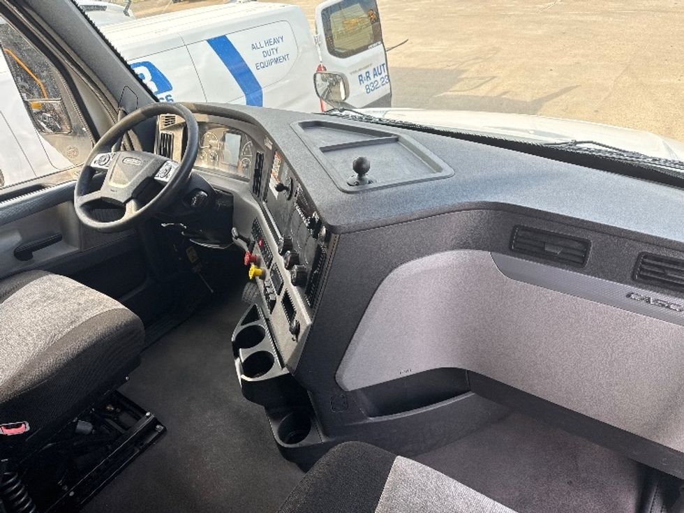 Sleeper Tractor-Heavy Duty Tractors-Freightliner-2022-T12664ST-Katy-TX-487,364\n\t\tmiles-$ 74,750 - Image 15