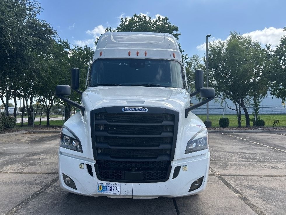 Sleeper Tractor-Heavy Duty Tractors-Freightliner-2022-T12664ST-Katy-TX-503,620\n\t\tmiles-$ 73,250 - Image 2