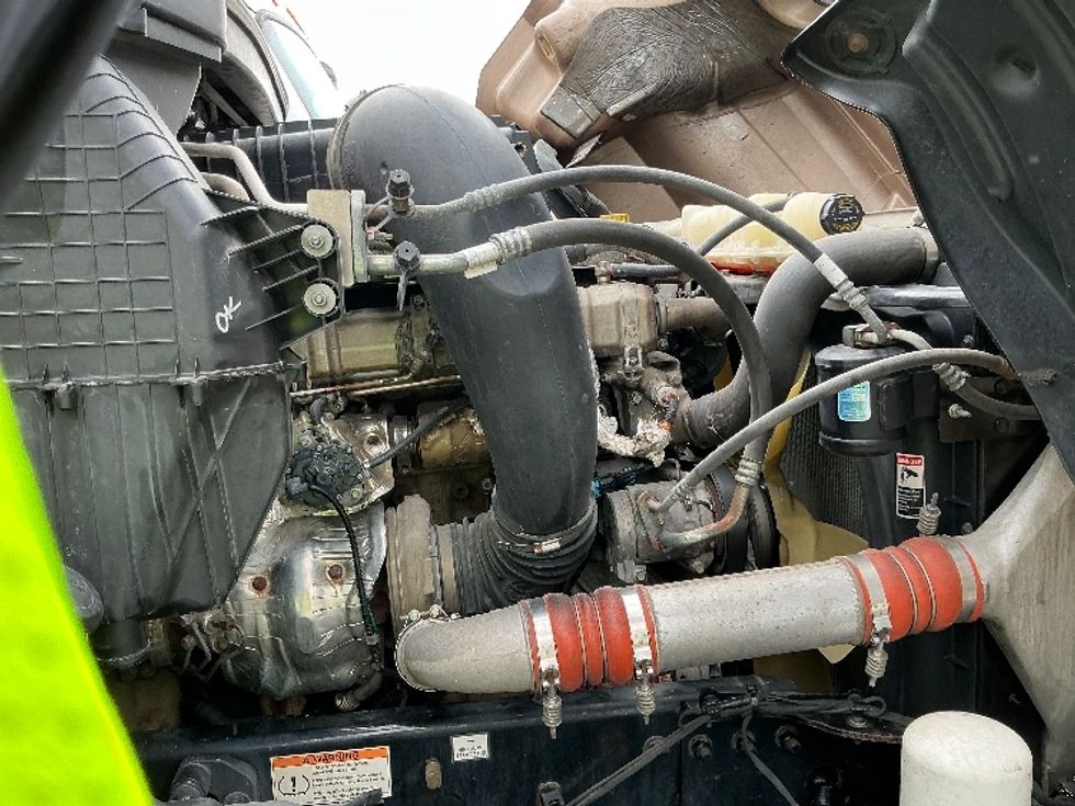 Sleeper Tractor-Heavy Duty Tractors-Freightliner-2022-T12664ST-Knoxville-TN-478,999\n\t\tmiles-$ 71,750 - Image 20