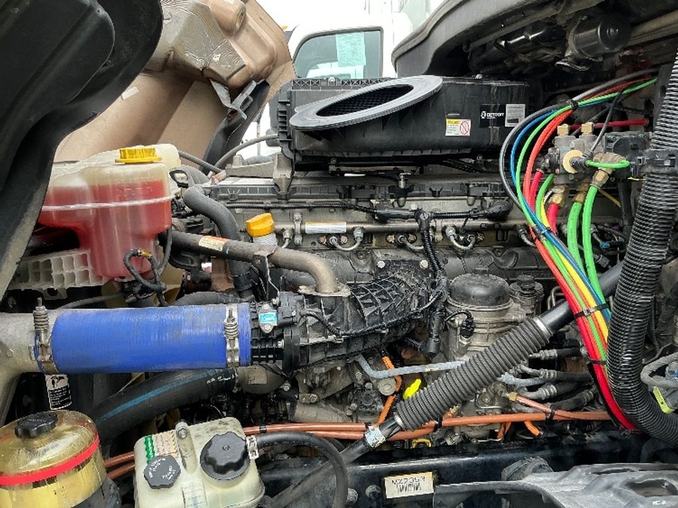 Sleeper Tractor-Heavy Duty Tractors-Freightliner-2022-T12664ST-Knoxville-TN-478,999\n\t\tmiles-$ 71,750 - Image 21