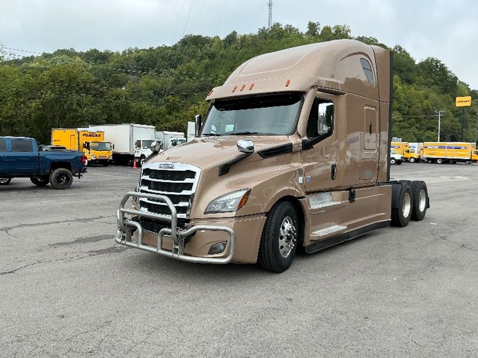 Sleeper Tractor-Heavy Duty Tractors-Freightliner-2022-T12664ST-Knoxville-TN-478,999\n\t\tmiles-$ 71,750 - Image 3