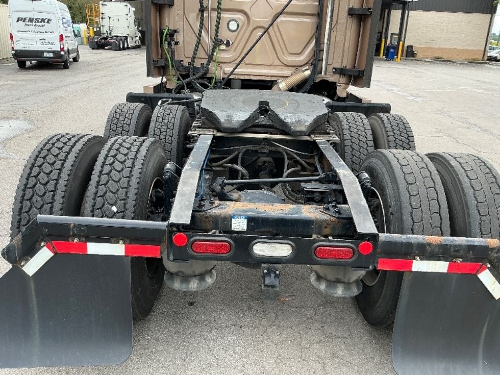 Sleeper Tractor-Heavy Duty Tractors-Freightliner-2022-T12664ST-Knoxville-TN-478,999\n\t\tmiles-$ 71,750 - Image 6