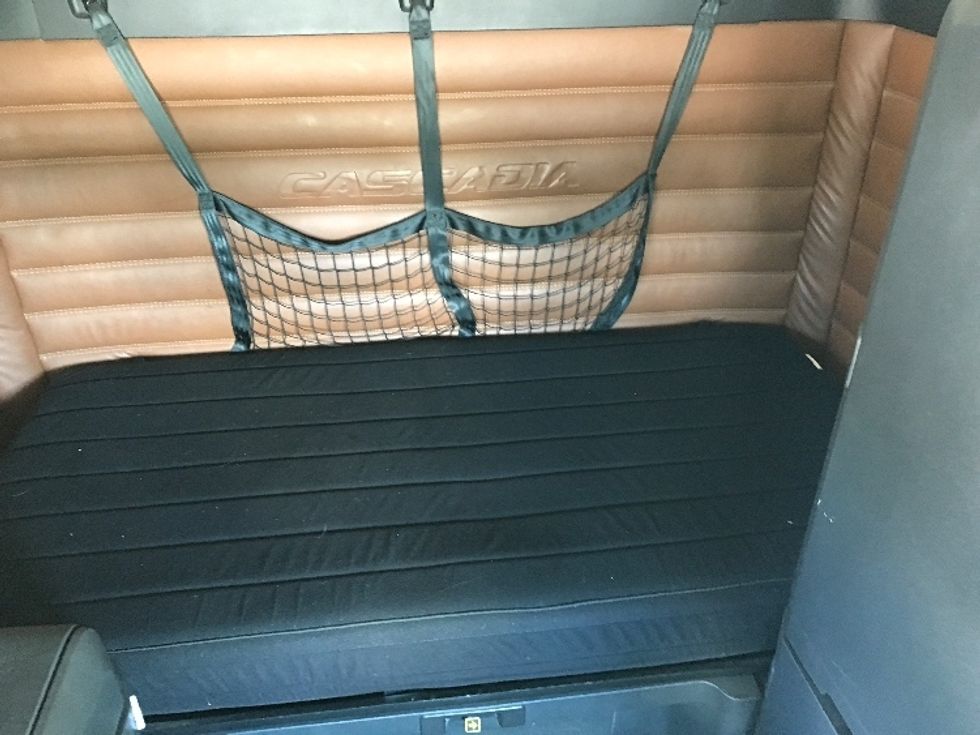 Sleeper Tractor-Heavy Duty Tractors-Freightliner-2022-T12664ST-Knoxville-TN-515,990\n\t\tmiles-$ 70,250 - Image 16