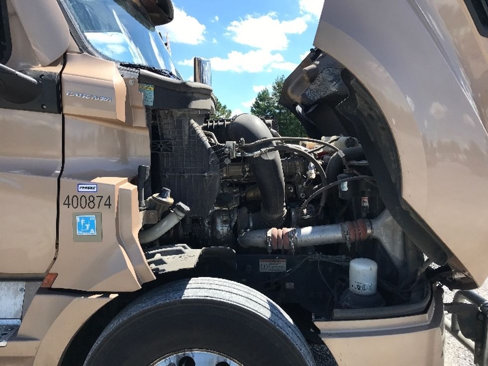 Sleeper Tractor-Heavy Duty Tractors-Freightliner-2022-T12664ST-Knoxville-TN-515,990\n\t\tmiles-$ 70,250 - Image 20