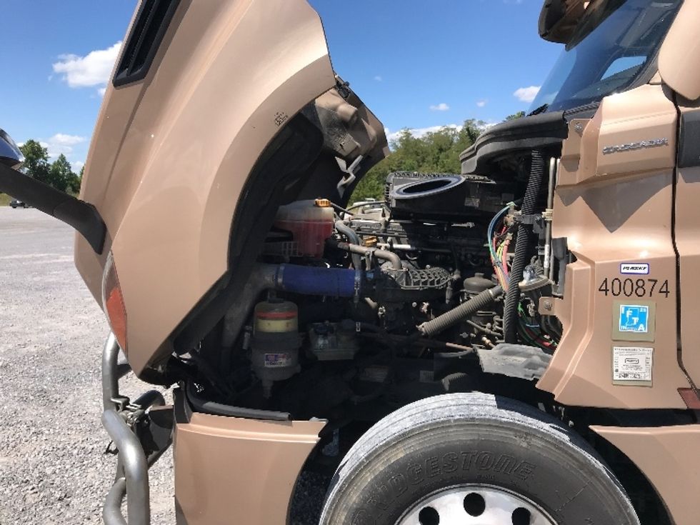 Sleeper Tractor-Heavy Duty Tractors-Freightliner-2022-T12664ST-Knoxville-TN-515,990\n\t\tmiles-$ 70,250 - Image 21