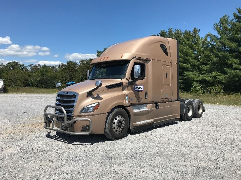 Sleeper Tractor-Heavy Duty Tractors-Freightliner-2022-T12664ST-Knoxville-TN-515,990\n\t\tmiles-$ 70,250 - Image 3