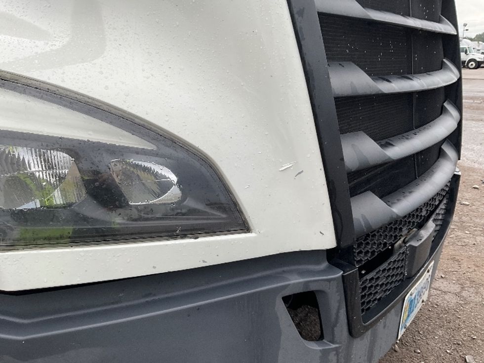 Sleeper Tractor-Heavy Duty Tractors-Freightliner-2022-T12664ST-Knoxville-TN-751,474\n\t\tmiles-$ 47,250 - Image 25