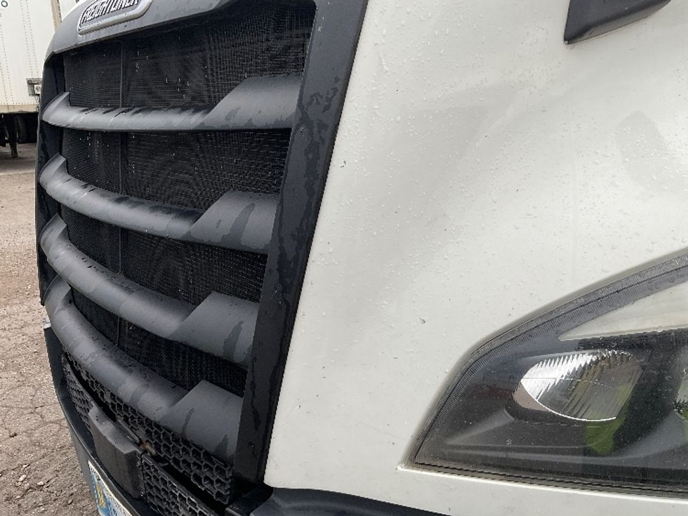 Sleeper Tractor-Heavy Duty Tractors-Freightliner-2022-T12664ST-Knoxville-TN-751,474\n\t\tmiles-$ 47,250 - Image 26