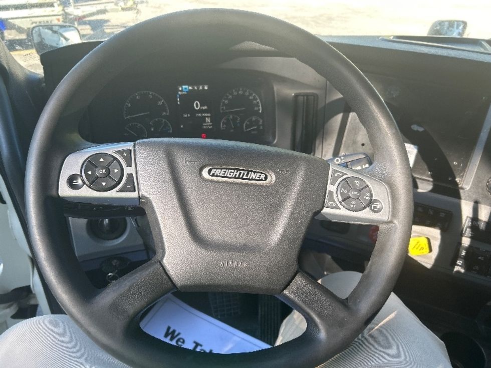 2022 Freightliner Cascadia 126" Sleeper Cab photo 10