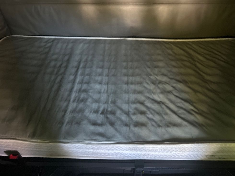 2022 Freightliner Cascadia 126" Sleeper Cab photo 16