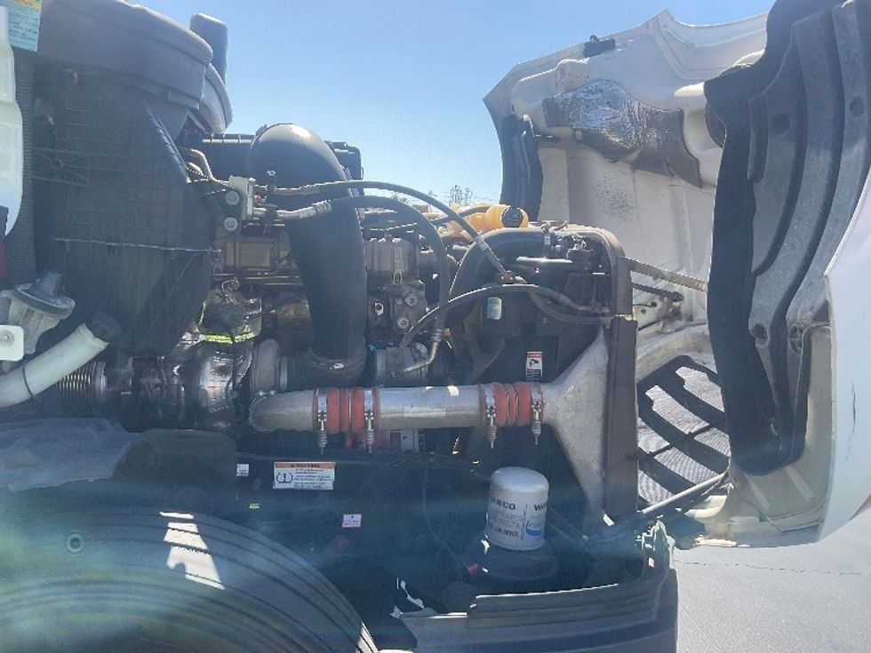 Sleeper Tractor-Heavy Duty Tractors-Freightliner-2022-T12664ST-La Mirada-CA-592,899\n\t\tmiles-$ 66,250 - Image 21