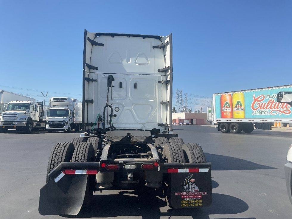 Sleeper Tractor-Heavy Duty Tractors-Freightliner-2022-T12664ST-La Mirada-CA-592,899\n\t\tmiles-$ 66,250 - Image 6