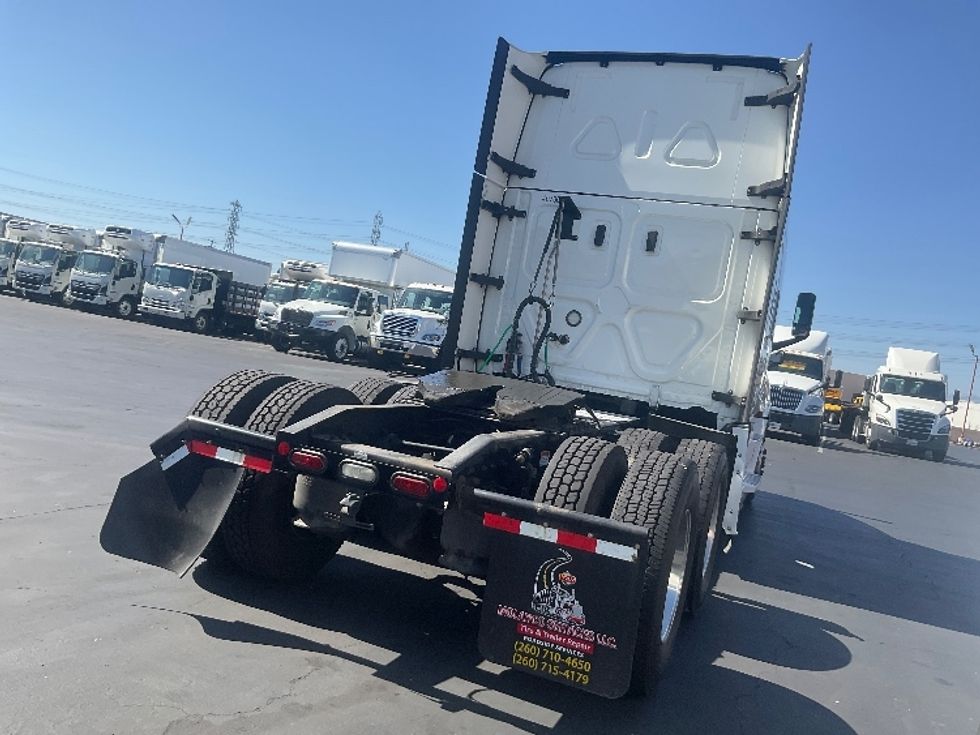 Sleeper Tractor-Heavy Duty Tractors-Freightliner-2022-T12664ST-La Mirada-CA-592,899\n\t\tmiles-$ 66,250 - Image 7