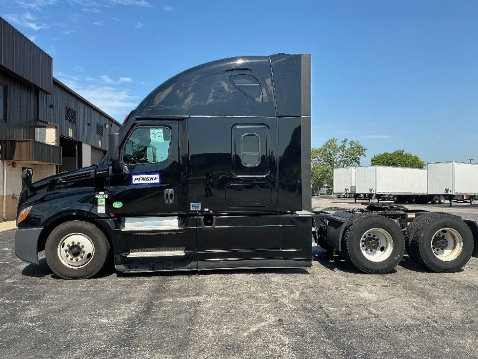 Sleeper Tractor-Heavy Duty Tractors-Freightliner-2022-T12664ST-La Porte-IN-340,348\n\t\tmiles-$ 88,500 - Image 4